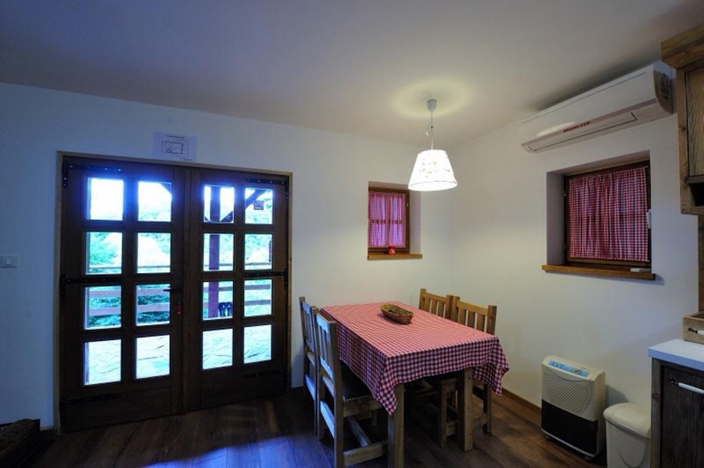 Apartment Drvena Kuca Mreznica Gornji Zvecaj Номер фото