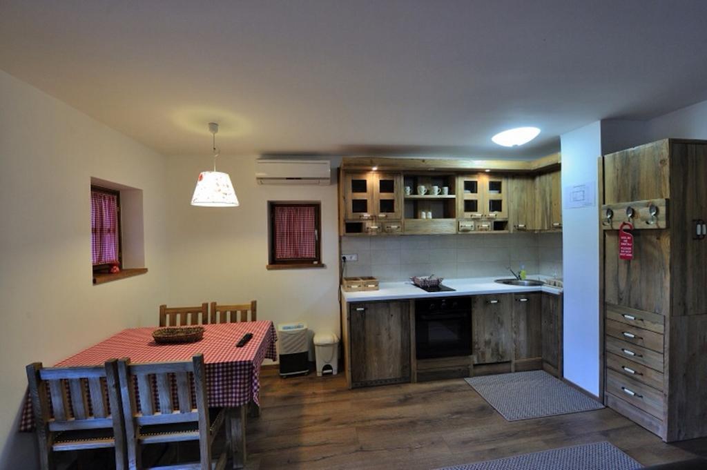 Apartment Drvena Kuca Mreznica Gornji Zvecaj Номер фото